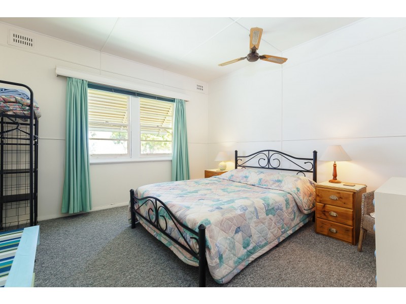 131 Bay Road, Bolton Point NSW 2283