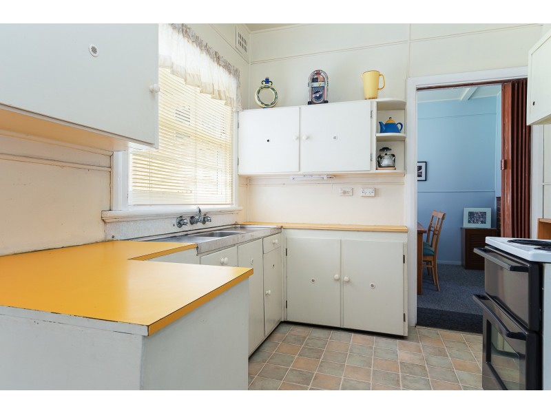 131 Bay Road, Bolton Point NSW 2283