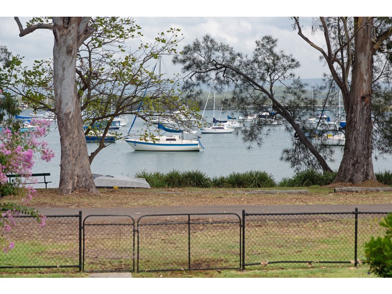 131 Bay Road, Bolton Point NSW 2283