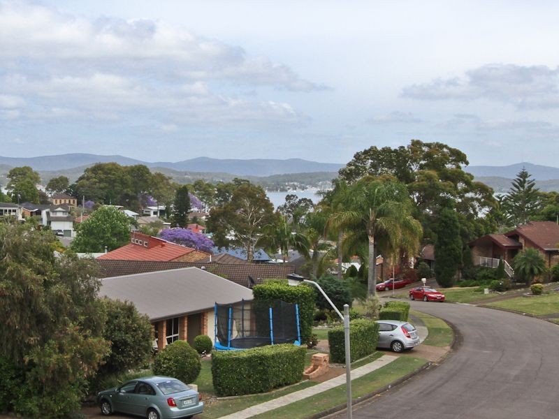 42 Haynes Avenue, Eleebana NSW 2282