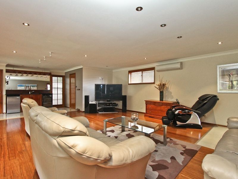 42 Haynes Avenue, Eleebana NSW 2282