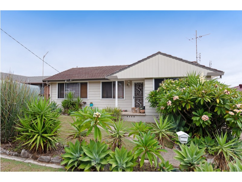 18 Carlisle Row, Fishing Point NSW 2283