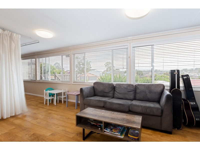 18 Carlisle Row, Fishing Point NSW 2283