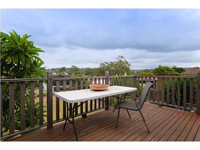 18 Carlisle Row, Fishing Point NSW 2283