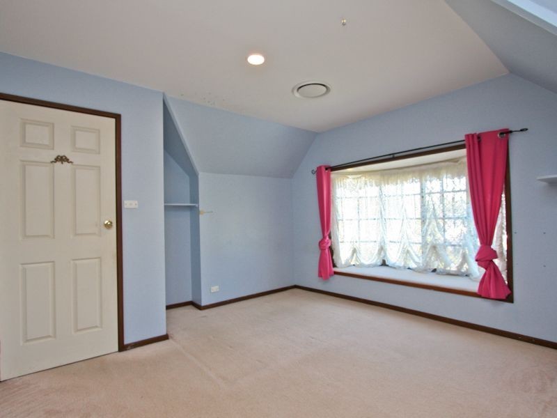 25 Yerambla Close, Eleebana NSW 2282