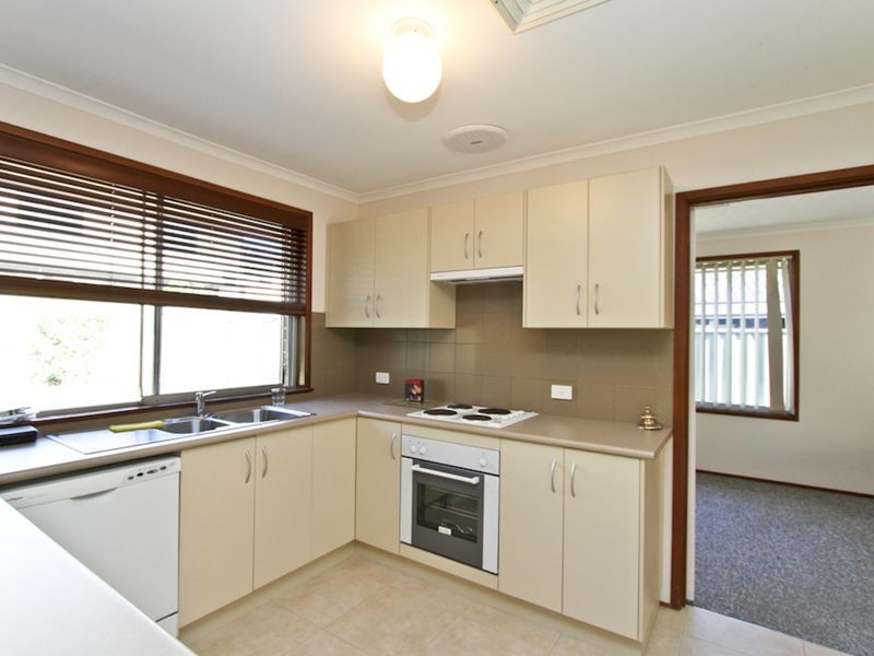 32 Murray Street, Eleebana NSW 2282