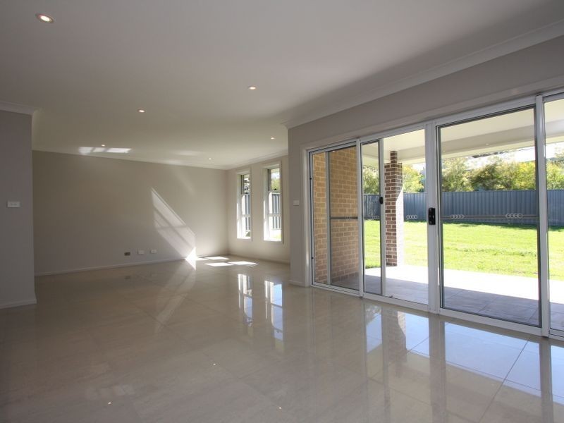 21 John Darling Drive, Belmont North NSW 2280