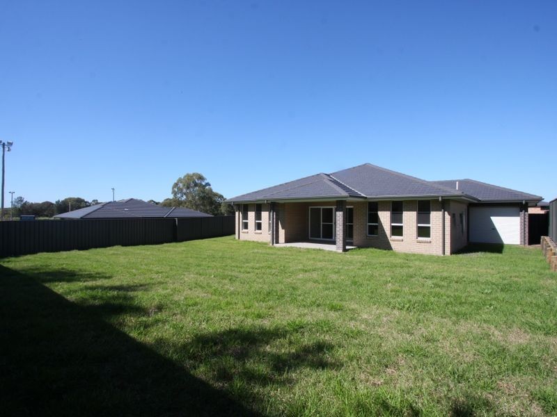 21 John Darling Drive, Belmont North NSW 2280