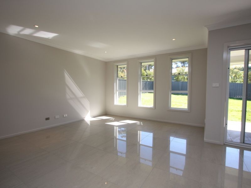21 John Darling Drive, Belmont North NSW 2280