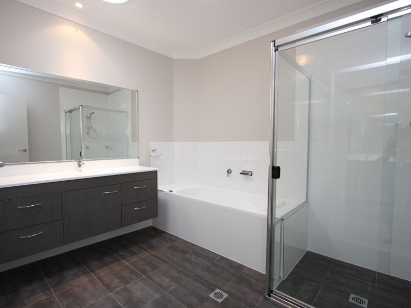 21 John Darling Drive, Belmont North NSW 2280