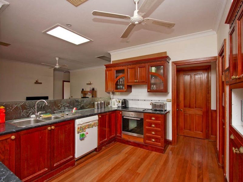 9 Boatmans Row, Eleebana NSW 2282