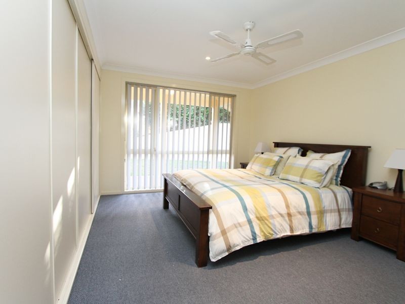 12 Seafarer Close, Belmont NSW 2280