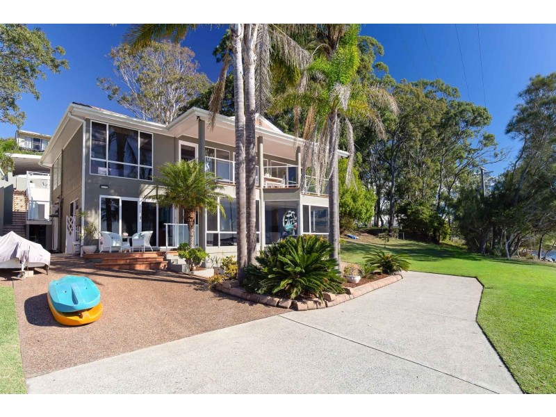 4 Yaringa Lane, Carey Bay NSW 2283