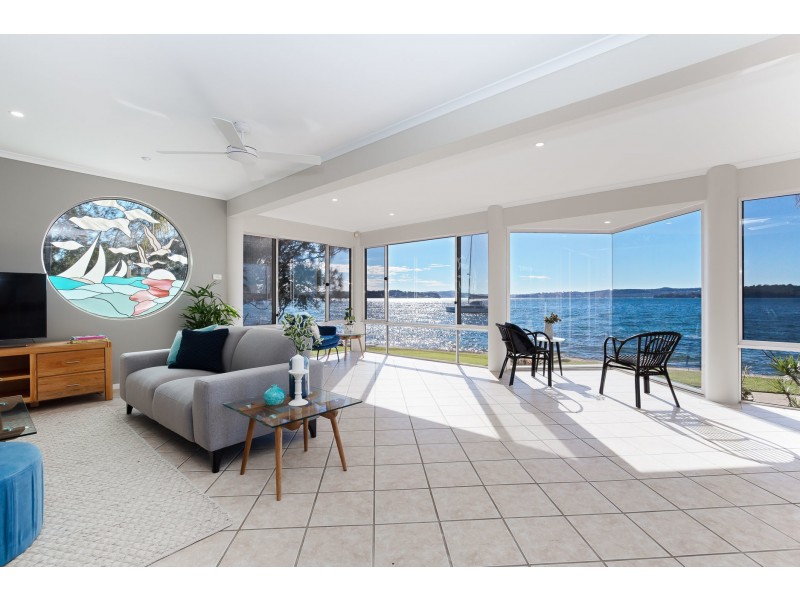 4 Yaringa Lane, Carey Bay NSW 2283