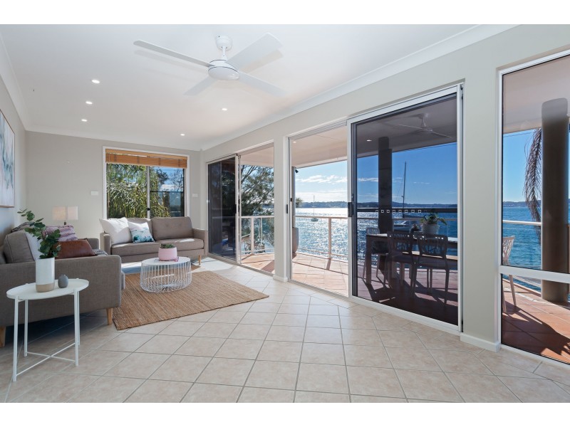 4 Yaringa Lane, Carey Bay NSW 2283