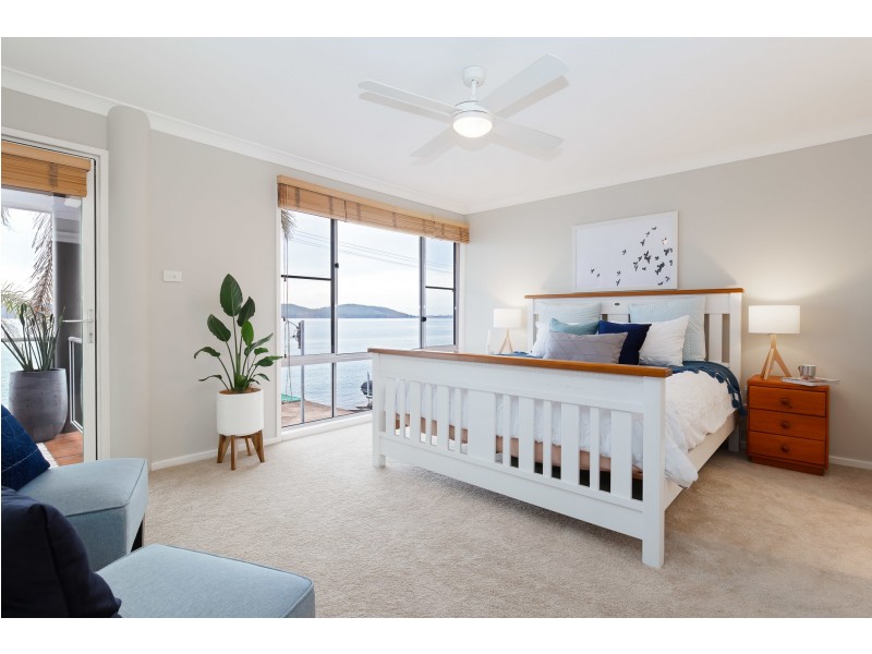 4 Yaringa Lane, Carey Bay NSW 2283