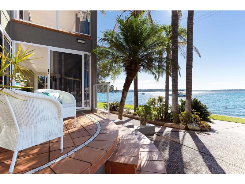 4 Yaringa Lane, Carey Bay NSW 2283