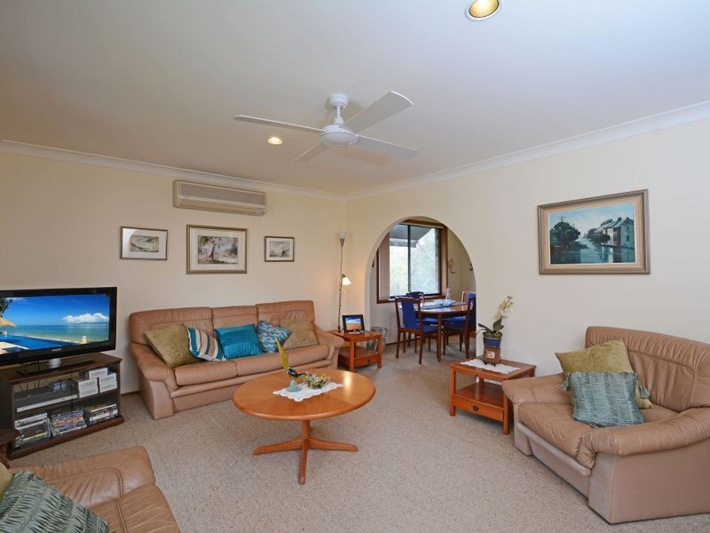 34 Alkrington Avenue, Fishing Point NSW 2283