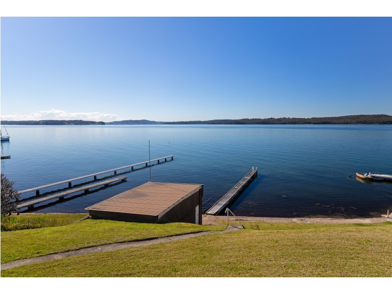 66 Skye Point Road, Coal Point NSW 2283