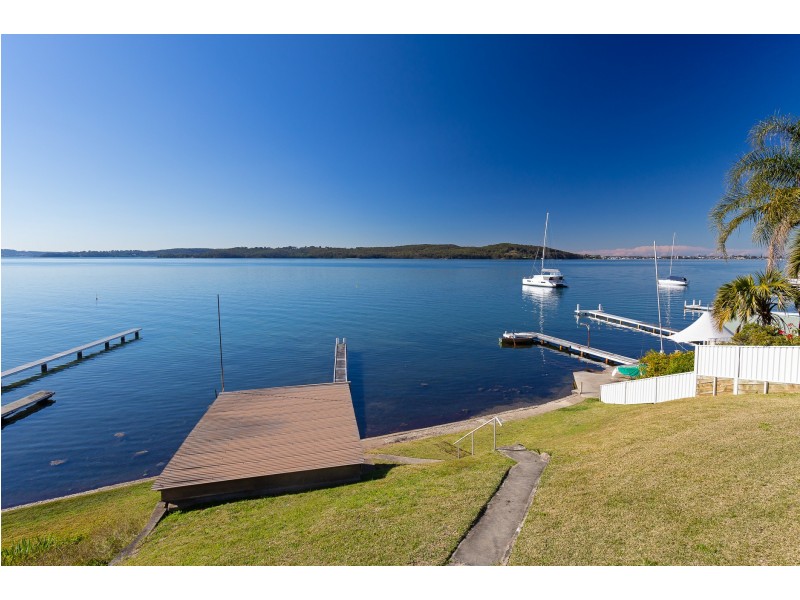 66 Skye Point Road, Coal Point NSW 2283