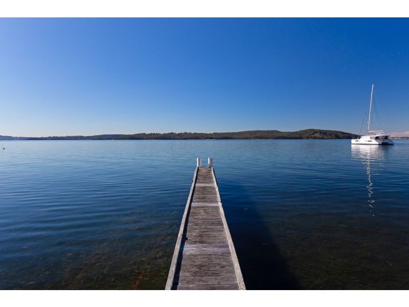 66 Skye Point Road, Coal Point NSW 2283