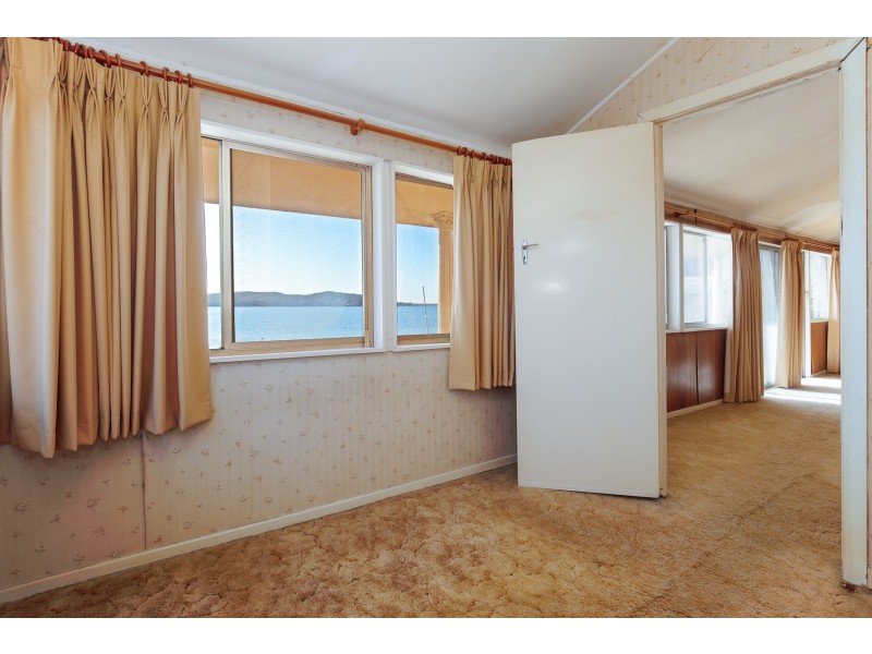 66 Skye Point Road, Coal Point NSW 2283
