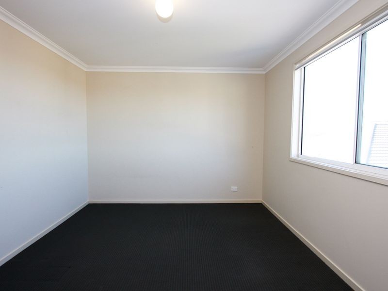 1 Japonica Place, Valentine NSW 2280