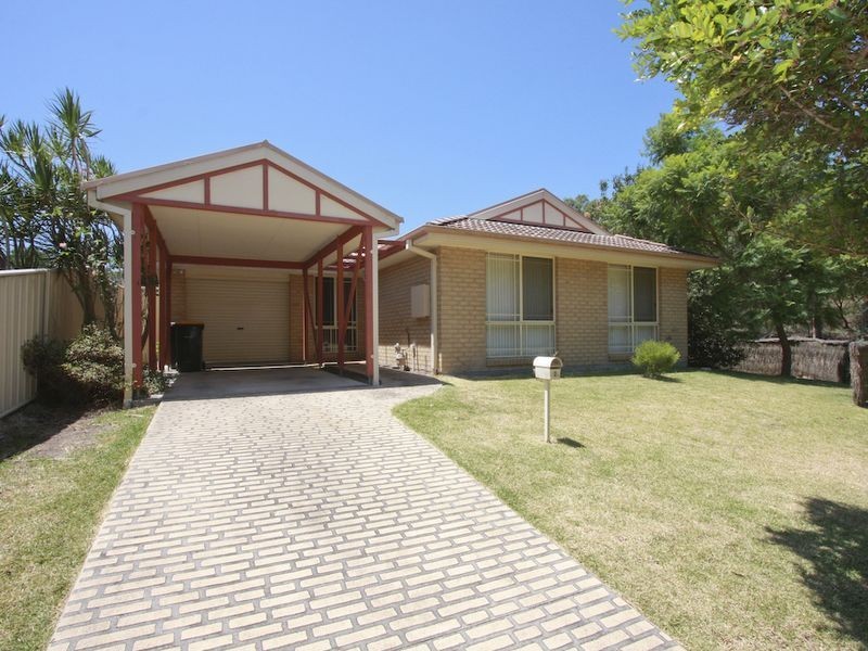 2 Gleeson Crescent, Eleebana NSW 2282