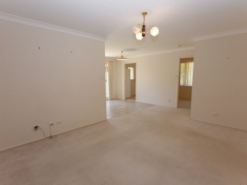 2 Gleeson Crescent, Eleebana NSW 2282