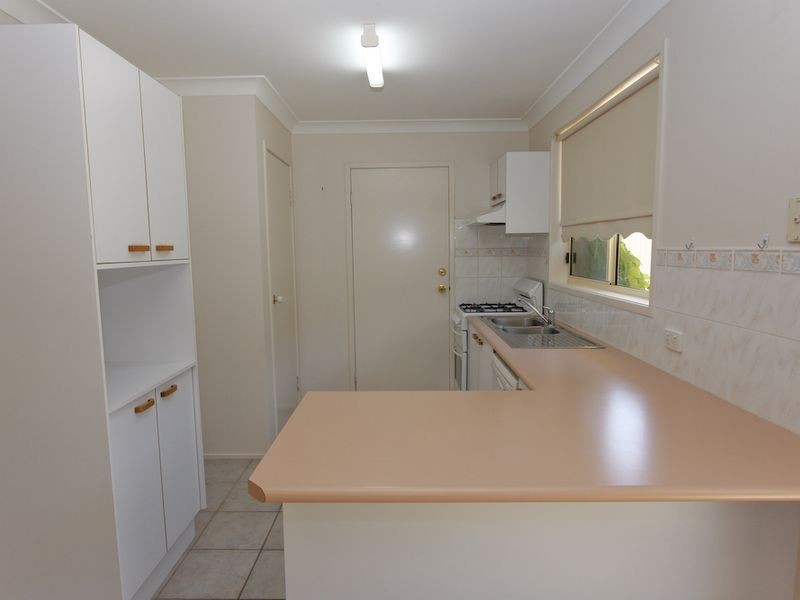 2 Gleeson Crescent, Eleebana NSW 2282