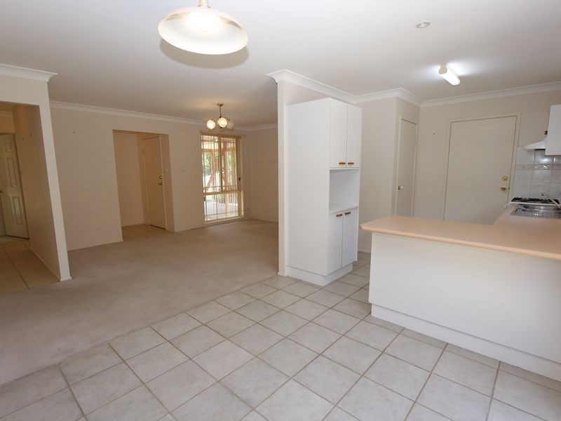 2 Gleeson Crescent, Eleebana NSW 2282