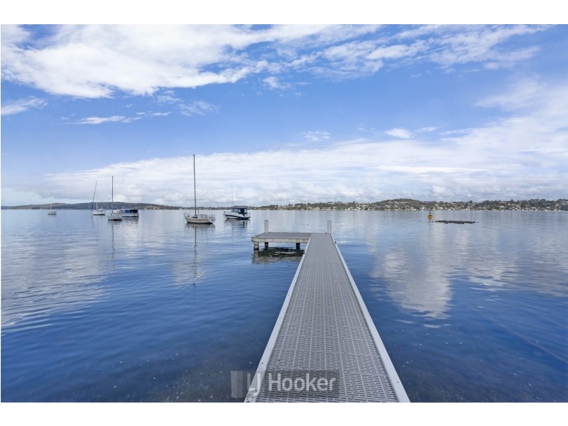365 Coal Point Road, Coal Point NSW 2283