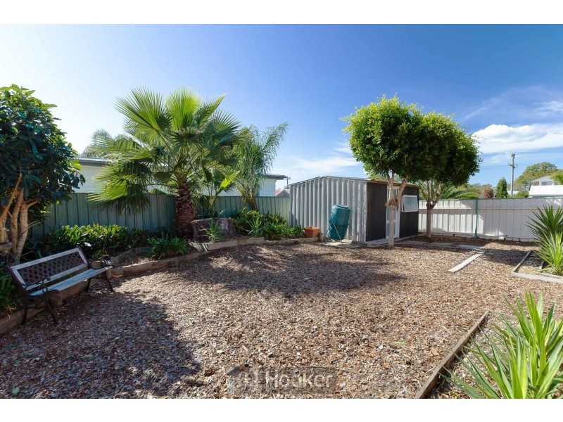 2/125 The Boulevarde, Toronto NSW 2283