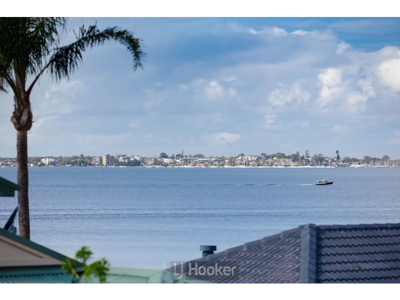14 Skye Point Road, Coal Point NSW 2283