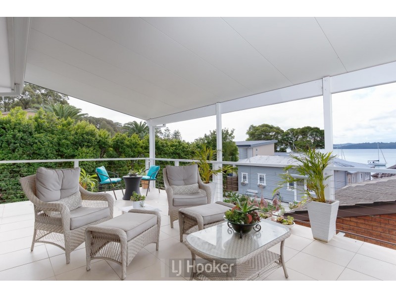 14 Skye Point Road, Coal Point NSW 2283