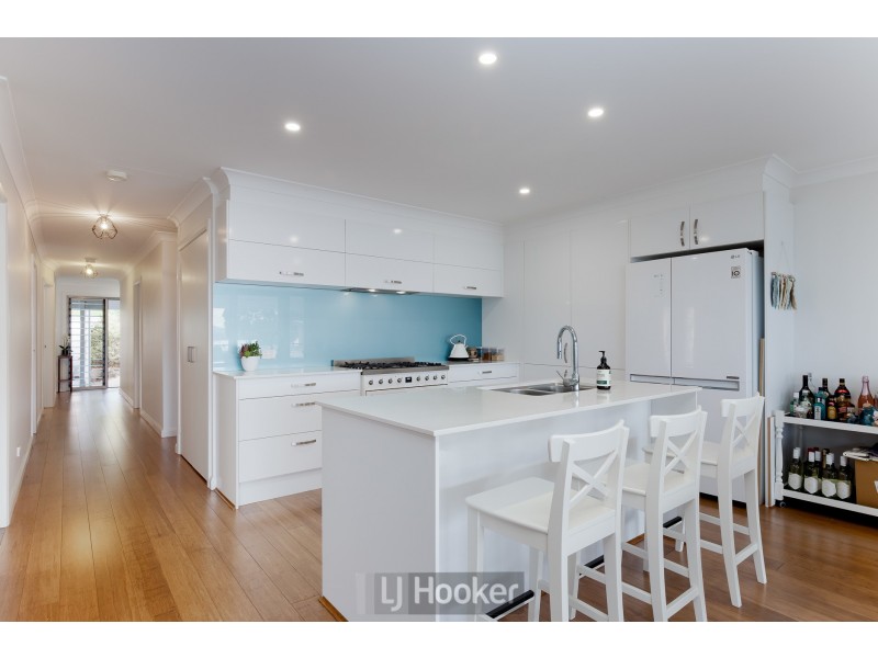 14 Skye Point Road, Coal Point NSW 2283