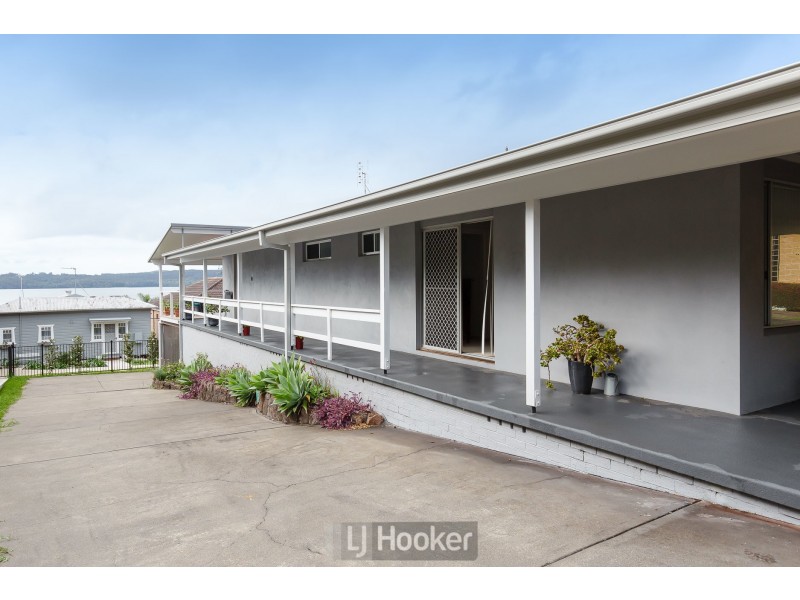 14 Skye Point Road, Coal Point NSW 2283