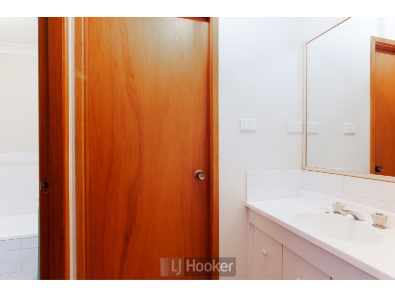 2/7 Burrawang Boulevard, Toronto NSW 2283