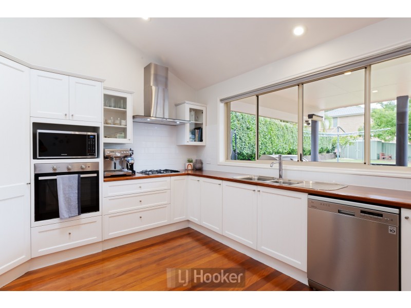 4 Hume Close, Macquarie Hills NSW 2285