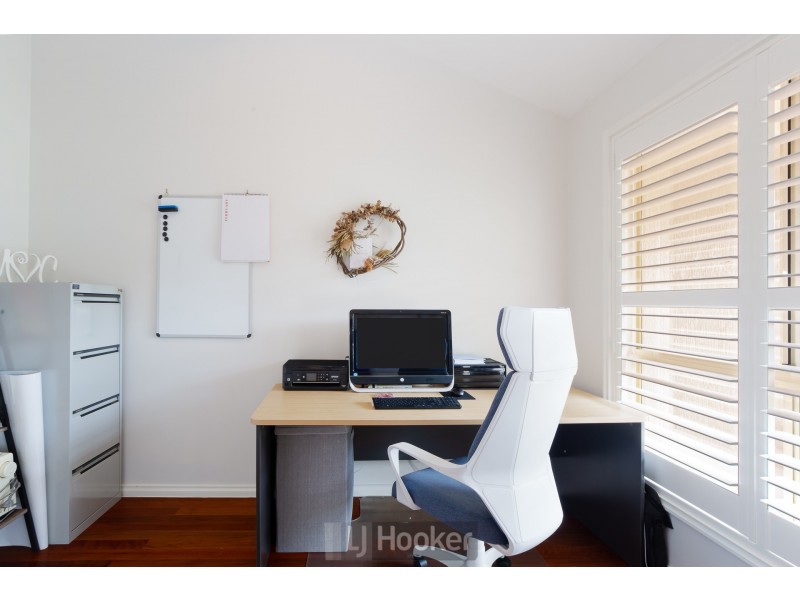4 Hume Close, Macquarie Hills NSW 2285