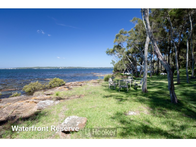 88 Beach Road, Wangi Wangi NSW 2267