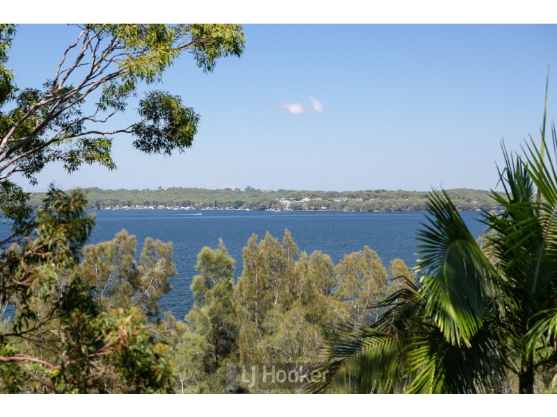 88 Beach Road, Wangi Wangi NSW 2267