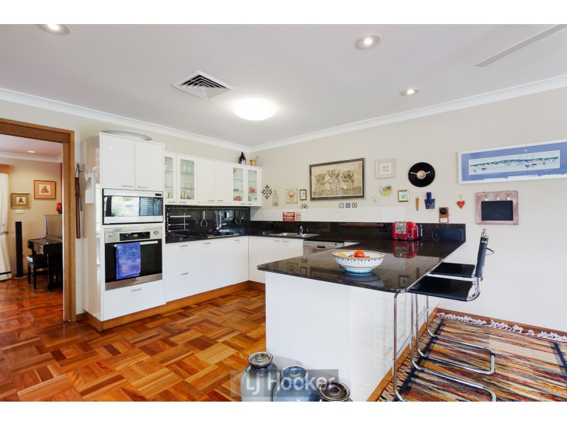 12 Rosemary Row, Rathmines NSW 2283