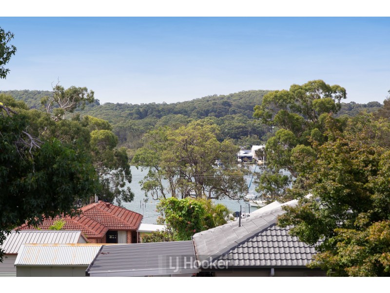 12 Rosemary Row, Rathmines NSW 2283