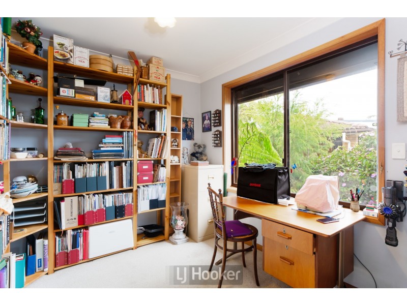 12 Rosemary Row, Rathmines NSW 2283