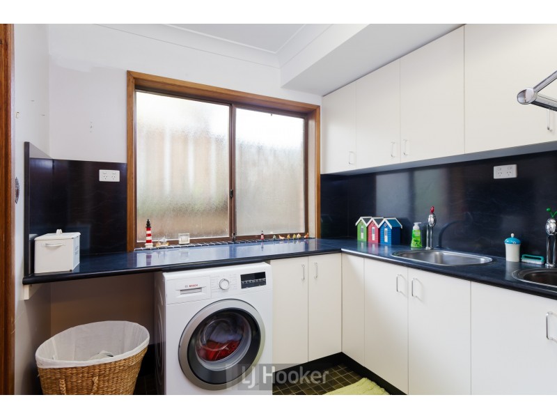 12 Rosemary Row, Rathmines NSW 2283