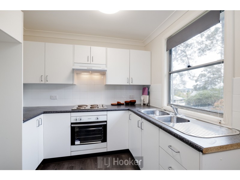 8 Threlkeld Drive, Bolton Point NSW 2283