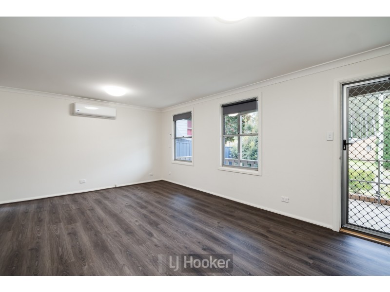 8 Threlkeld Drive, Bolton Point NSW 2283