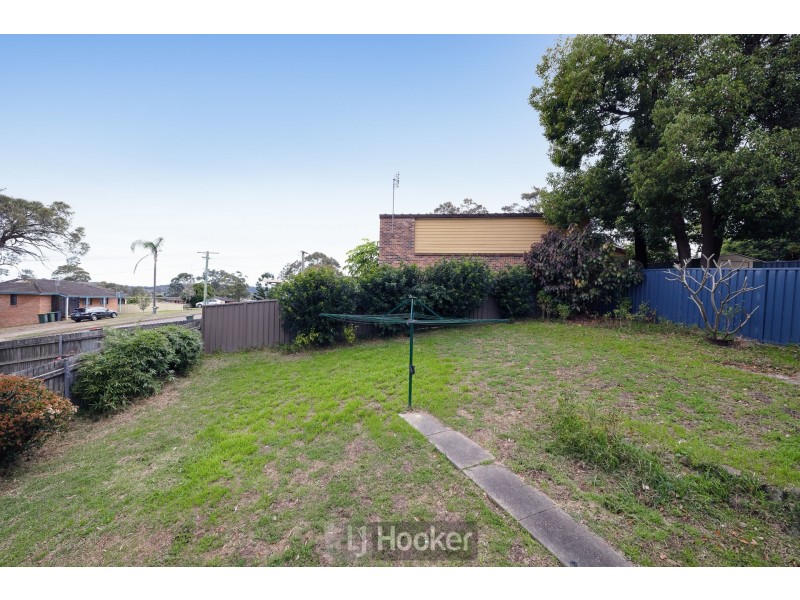 8 Threlkeld Drive, Bolton Point NSW 2283