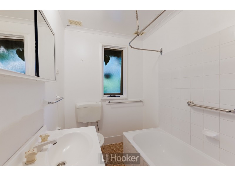 5 Tirabeenba Drive, Bolton Point NSW 2283